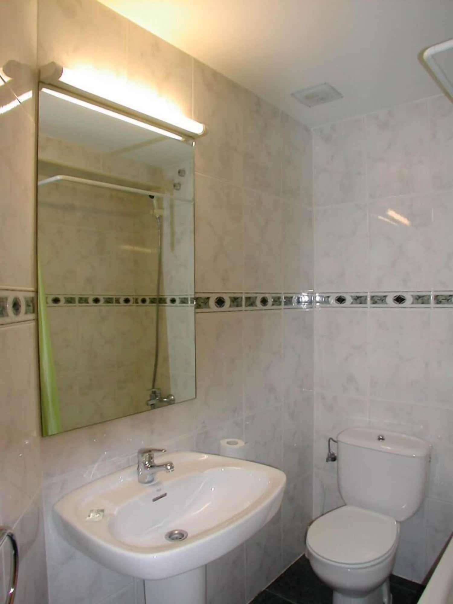 Gabarre Hotel Broto Bilik gambar