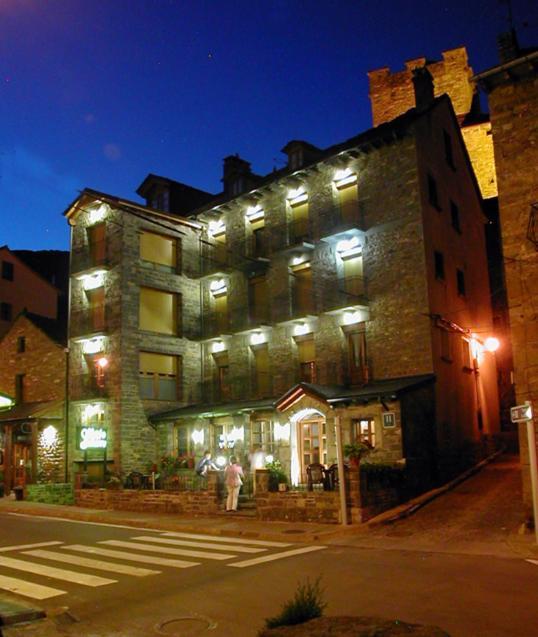 Gabarre Hotel Broto Luaran gambar