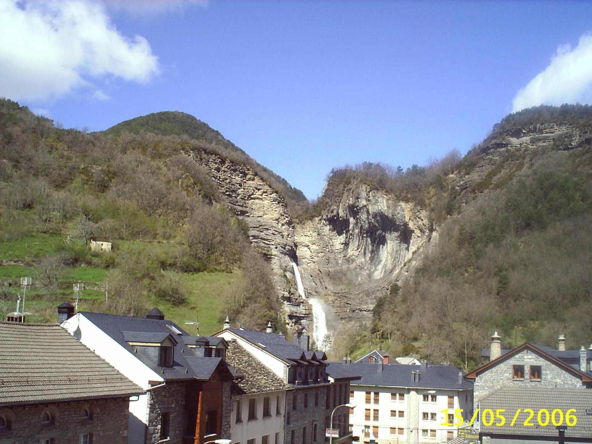 Gabarre Hotel Broto Luaran gambar