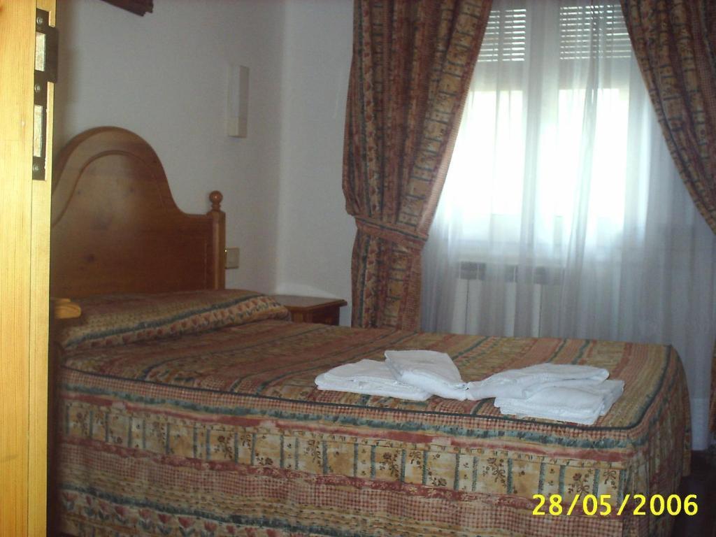 Gabarre Hotel Broto Bilik gambar